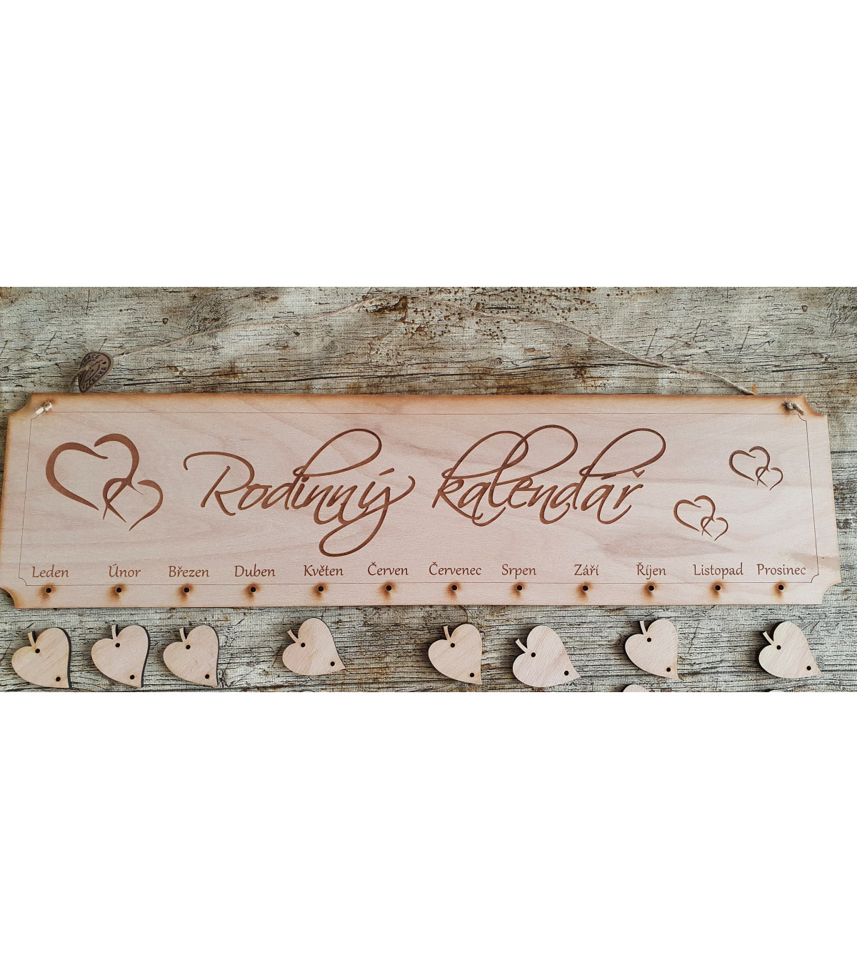 Dřevěný rodinný kalendář