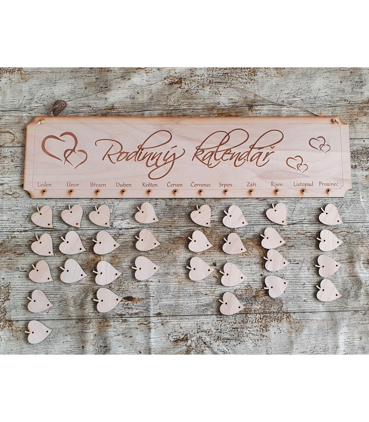 Dřevěný rodinný kalendář