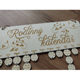 Dřevěný rodinný kalendář